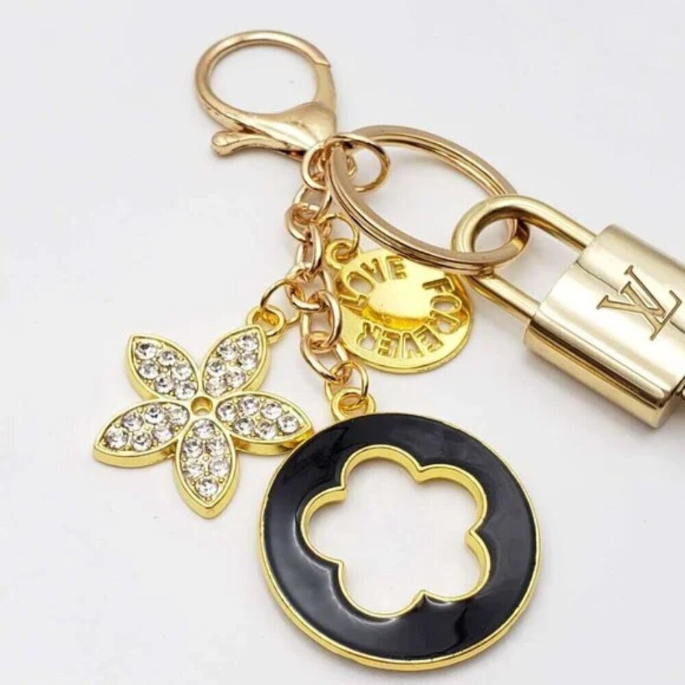 LV Authentic Gold Padlock 🔒 Key Set w/ Unbranded Flower Keychain Charm - Picture 2 of 8